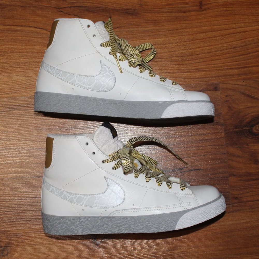 Women Nike Blazer High Size 6